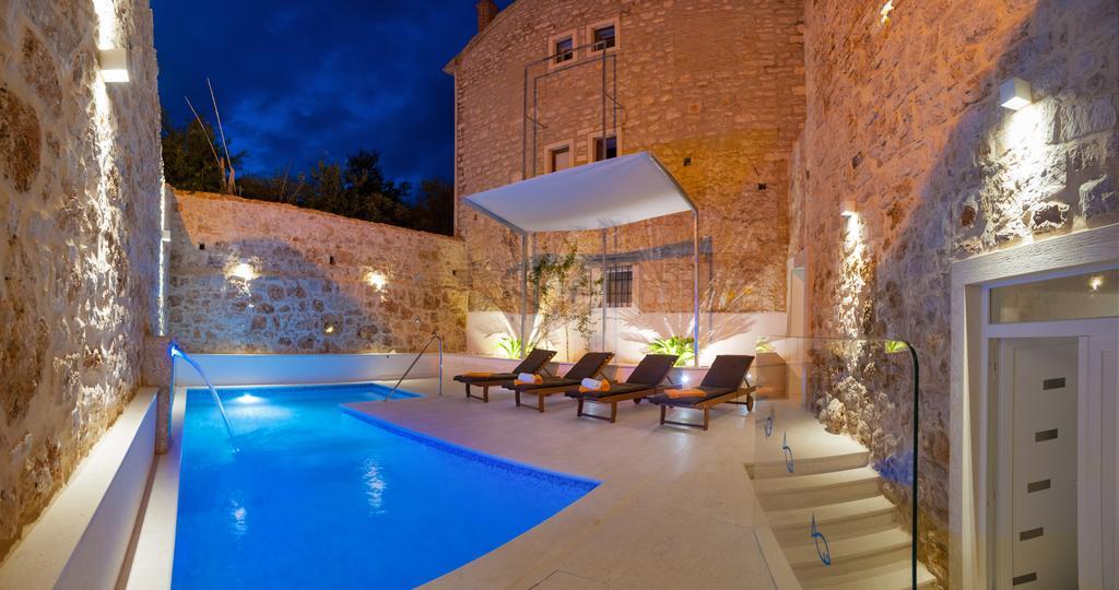 Villa Majestic With Heated Pool And Rooftop Terrace Bol Chambre photo